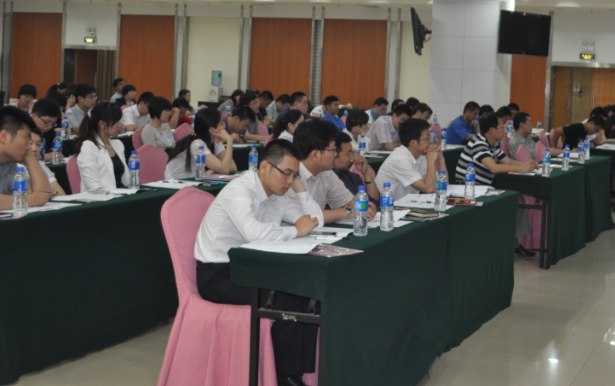 長沙創奧網絡科技特邀譚小芳老師進行《企業管理理念》培訓